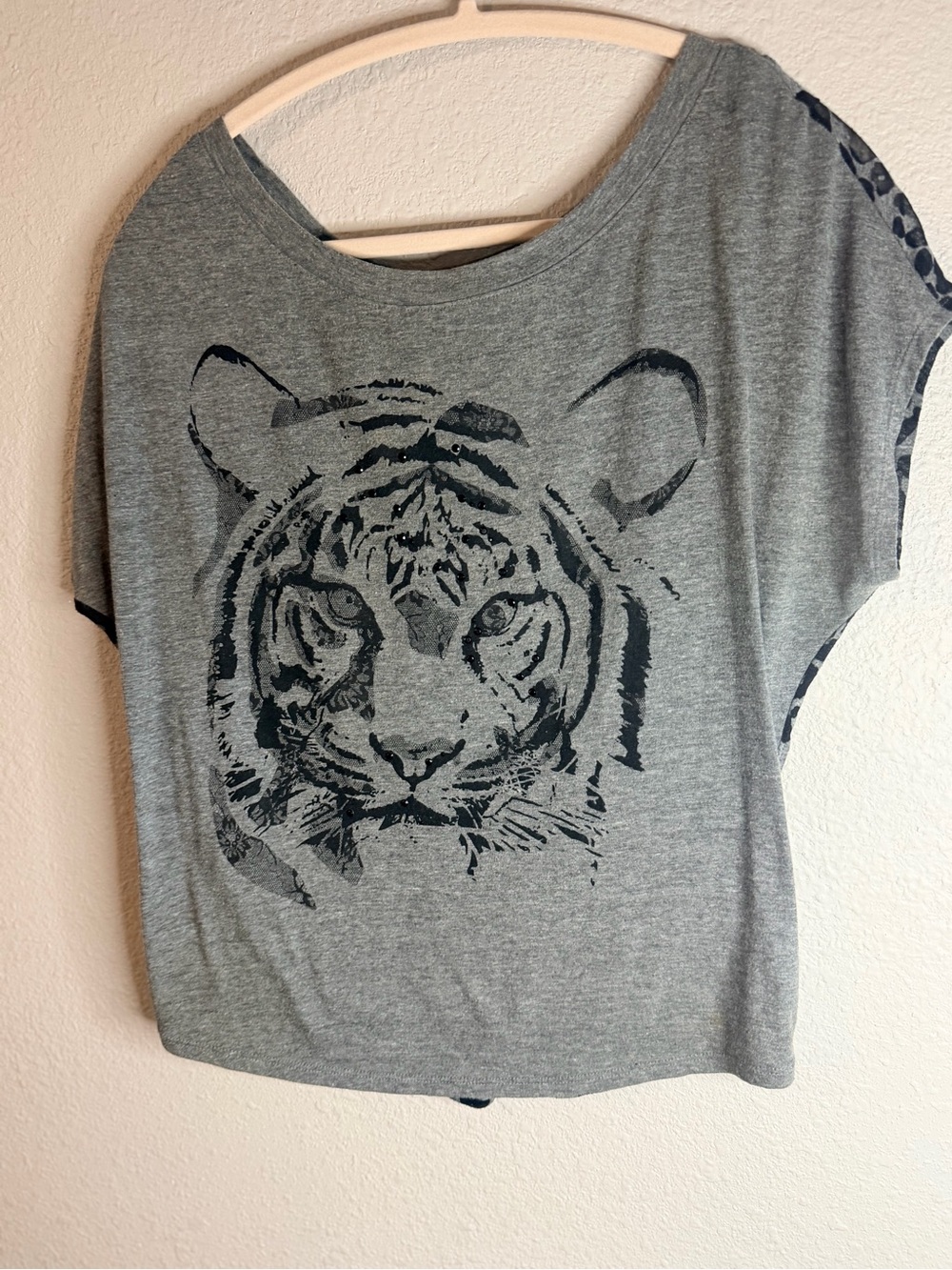 Express Women’s Grey Tee with Black Tiger Graphic